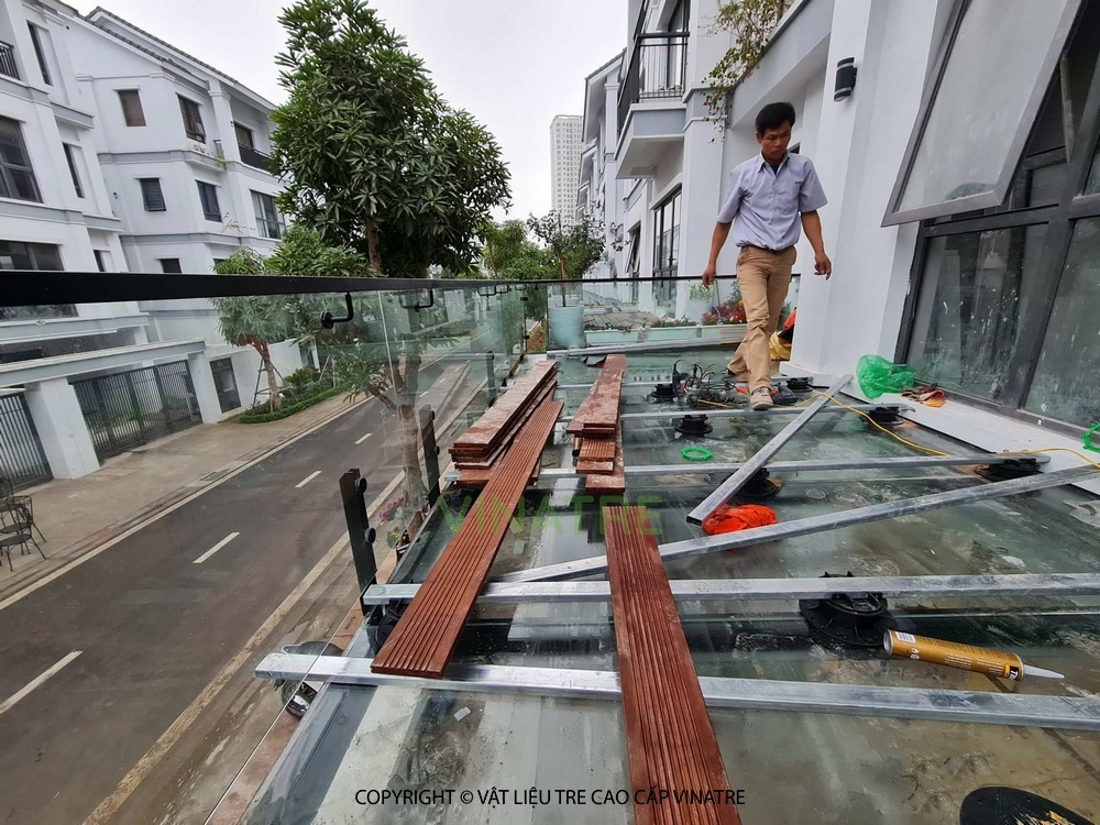 sàn tre ngoài trời