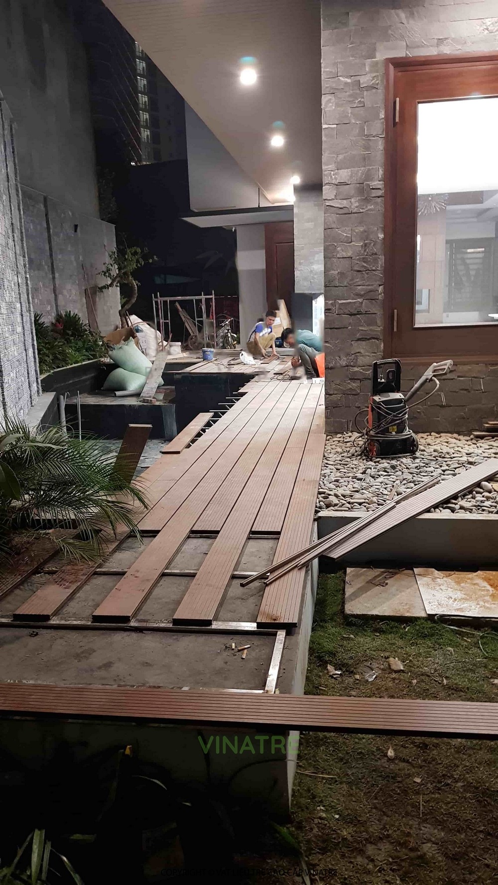 sàn tre ngoài trời